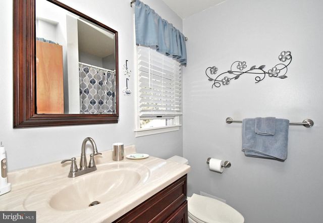 700 ALEXANDER DR, Hatfield, PA 19440