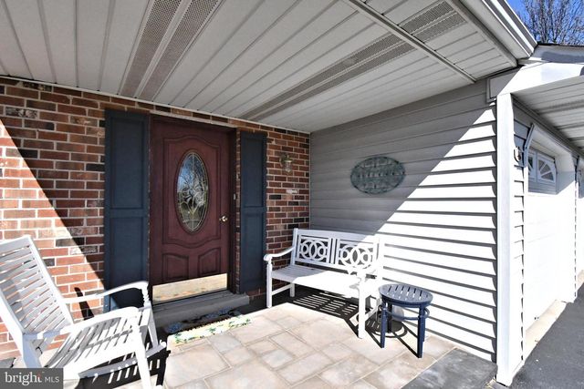 700 ALEXANDER DR, Hatfield, PA 19440