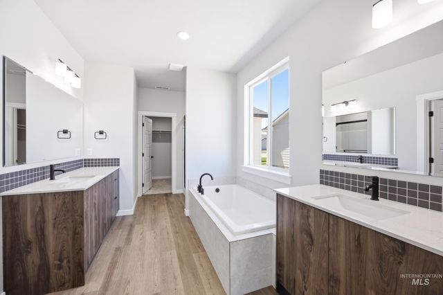 4860 S Bleachfield Ave, Meridian, ID 83642