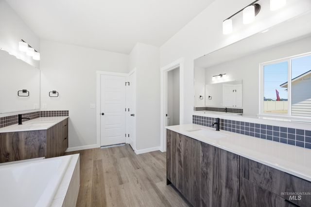 4860 S Bleachfield Ave, Meridian, ID 83642