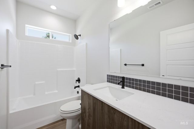 4860 S Bleachfield Ave, Meridian, ID 83642