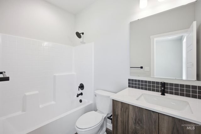 4860 S Bleachfield Ave, Meridian, ID 83642