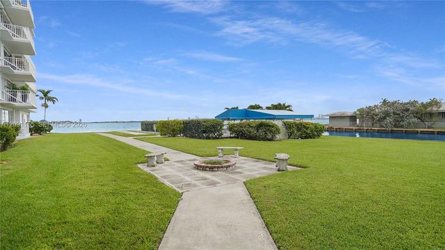 1700 NE 105th Street 406, Miami Shores, FL 33138