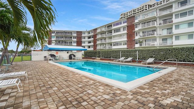 1700 NE 105th Street 406, Miami Shores, FL 33138