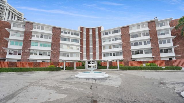 1700 NE 105th Street 406, Miami Shores, FL 33138