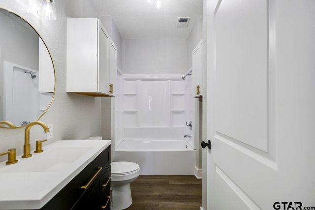 301 S Ponsard, Troup, TX 75789