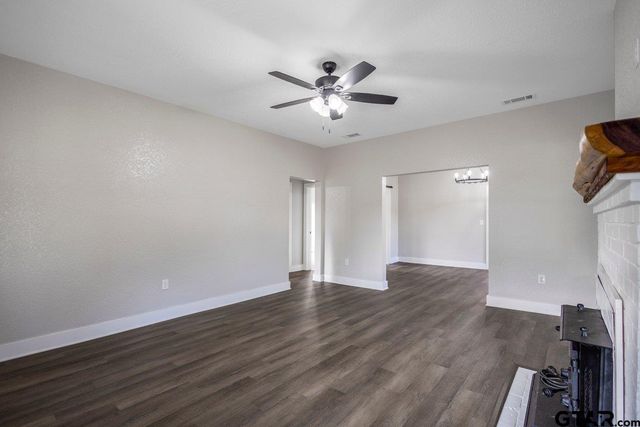 301 S Ponsard, Troup, TX 75789