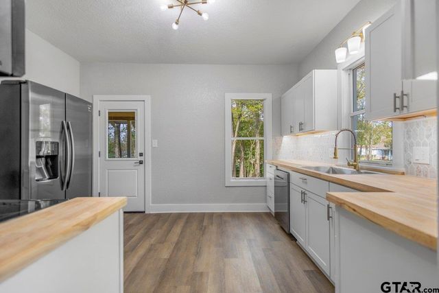 301 S Ponsard, Troup, TX 75789