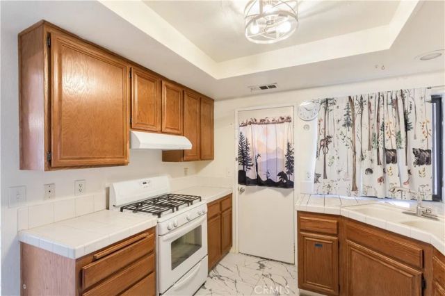 2750 La Paz, Hemet, CA 92545