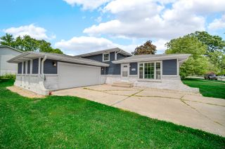 2450 Walnut Lane, Hobart, IN 46342
