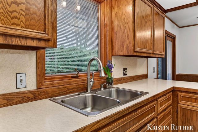 4172 Blackfoot Drive SW, Grandville, MI 49418