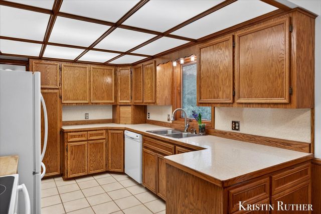 4172 Blackfoot Drive SW, Grandville, MI 49418