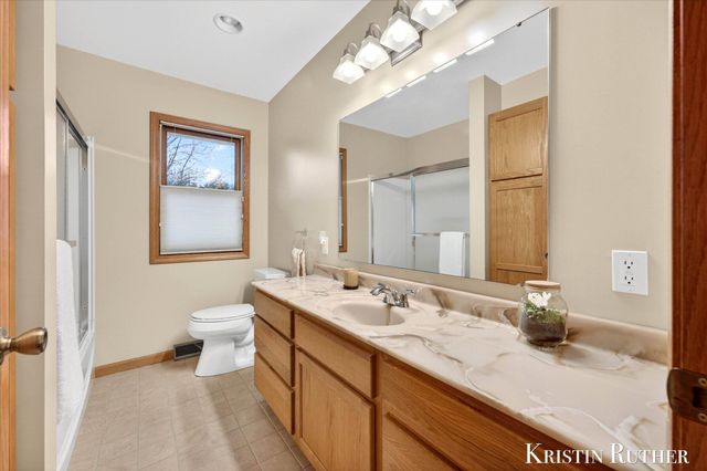 4172 Blackfoot Drive SW, Grandville, MI 49418