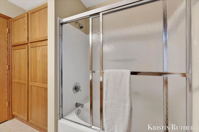 4172 Blackfoot Drive SW, Grandville, MI 49418