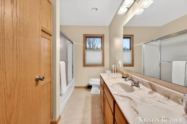 4172 Blackfoot Drive SW, Grandville, MI 49418