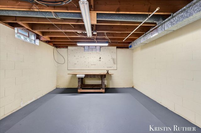 4172 Blackfoot Drive SW, Grandville, MI 49418