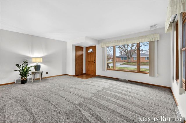 4172 Blackfoot Drive SW, Grandville, MI 49418