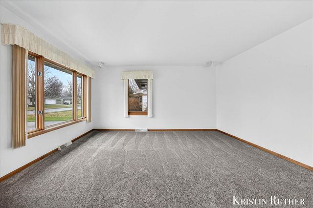 4172 Blackfoot Drive SW, Grandville, MI 49418