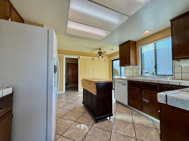 1934 Venetian Dr, Stockton, CA 95207