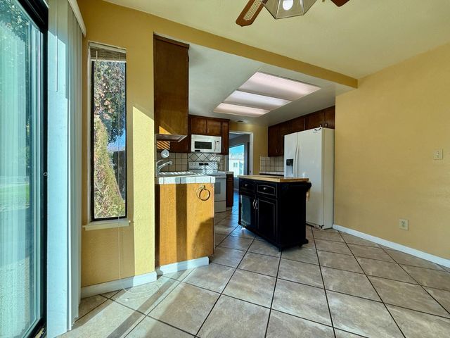 1934 Venetian Dr, Stockton, CA 95207