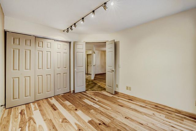 7200 Cahill Road 104, Edina, MN 55439