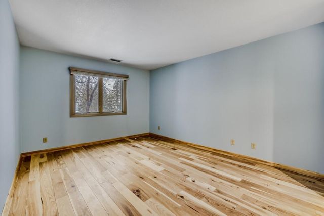 7200 Cahill Road 104, Edina, MN 55439