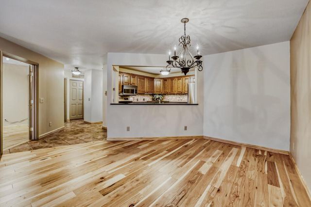 7200 Cahill Road 104, Edina, MN 55439