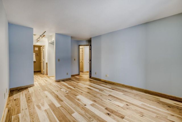 7200 Cahill Road 104, Edina, MN 55439