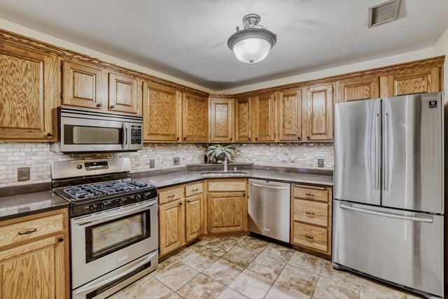 7200 Cahill Road 104, Edina, MN 55439