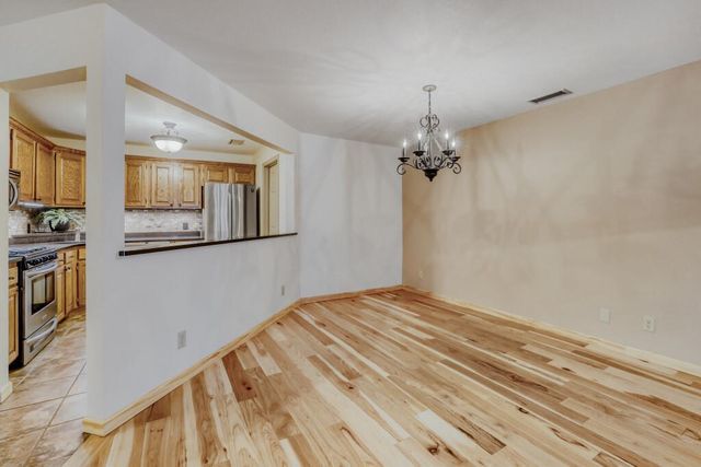 7200 Cahill Road 104, Edina, MN 55439