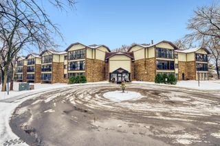 7200 Cahill Road 104, Edina, MN 55439