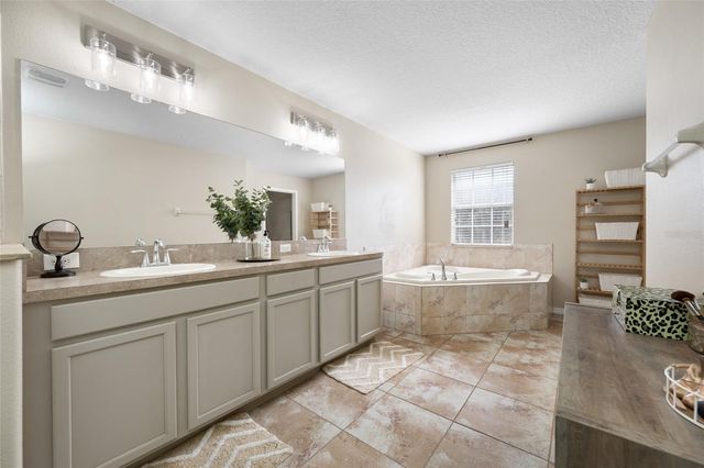 10832 CARLOWAY HILLS DRIVE, Wimauma, FL 33598