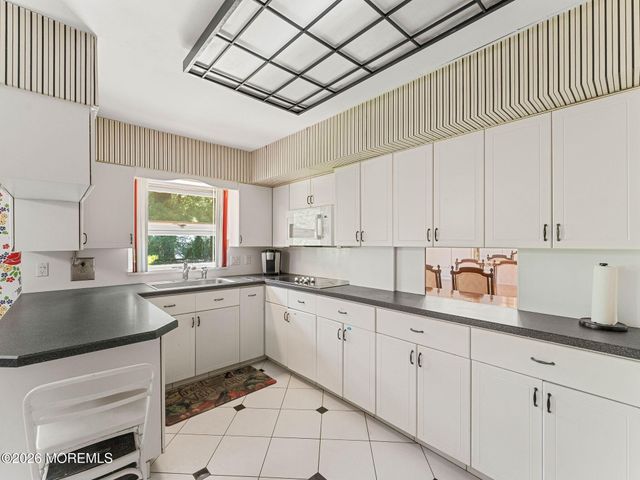1236 Georgian Terrace, Lakewood, NJ 08701
