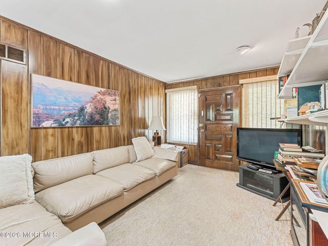 1236 Georgian Terrace, Lakewood, NJ 08701