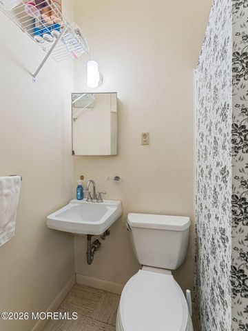 1236 Georgian Terrace, Lakewood, NJ 08701