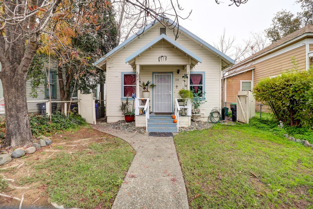 728 Lincoln Street, Red Bluff, CA 96080