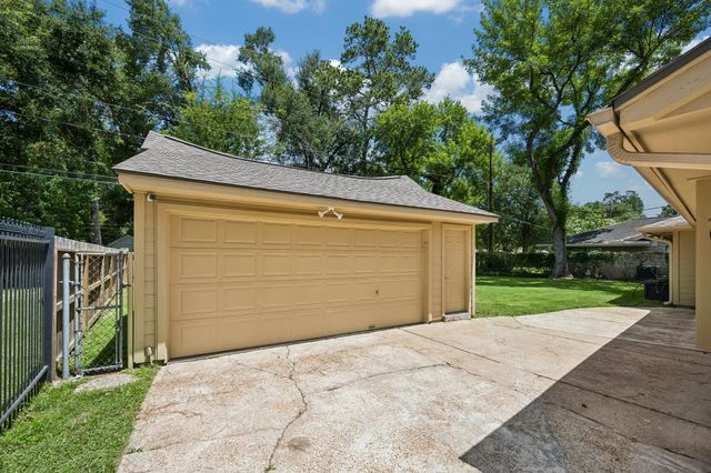1659 Imperial Crown Drive, Houston, TX 77043
