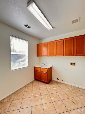 12413 Colorado Avenue, Bakersfield, CA 93312