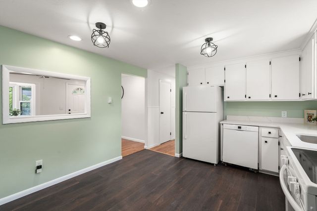 188 Moss Rd, Springfield, MA 01119