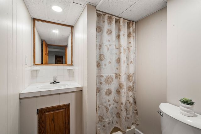 188 Moss Rd, Springfield, MA 01119