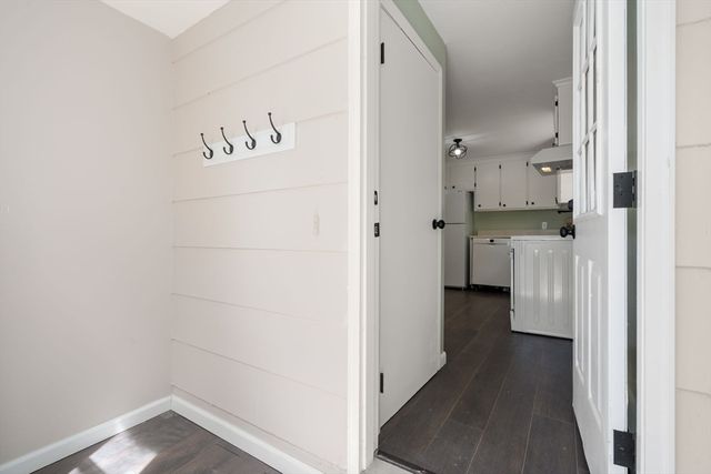 188 Moss Rd, Springfield, MA 01119
