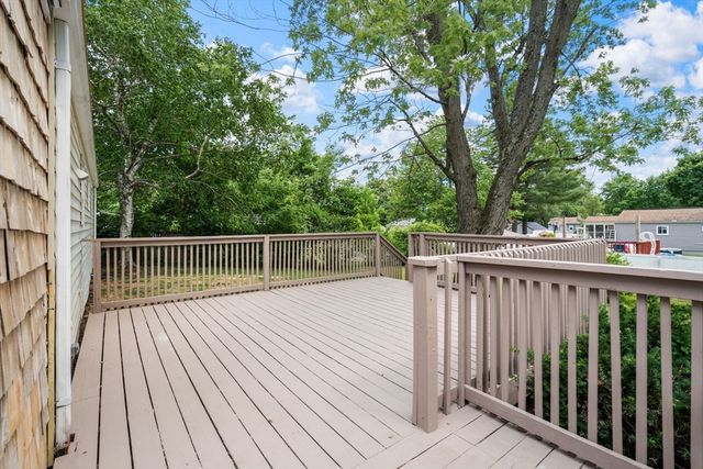 188 Moss Rd, Springfield, MA 01119