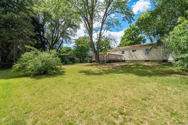 188 Moss Rd, Springfield, MA 01119