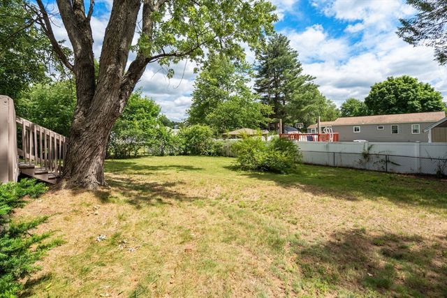 188 Moss Rd, Springfield, MA 01119
