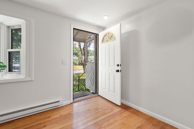 188 Moss Rd, Springfield, MA 01119