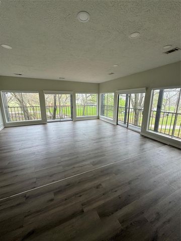 1425 April Villas B, Conroe, TX 77356