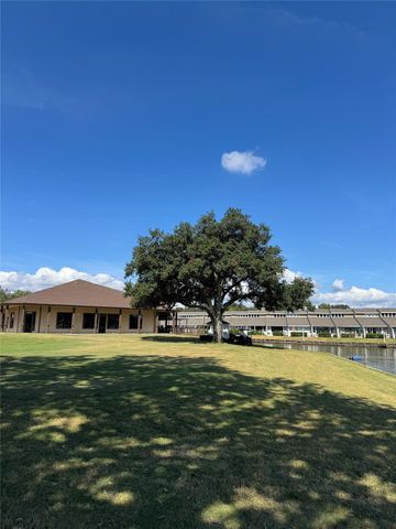 1425 April Villas B, Conroe, TX 77356