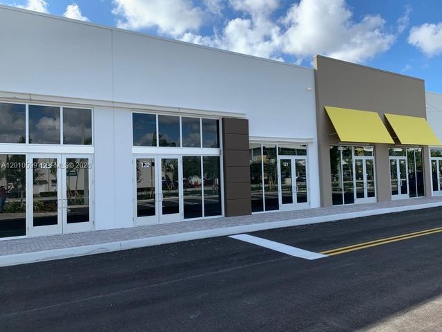 10890 NW 17th St 121, Sweetwater, FL 33172