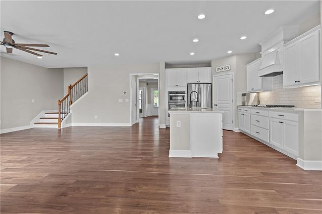 6571 Red Hawk Way, Hoschton, GA 30548