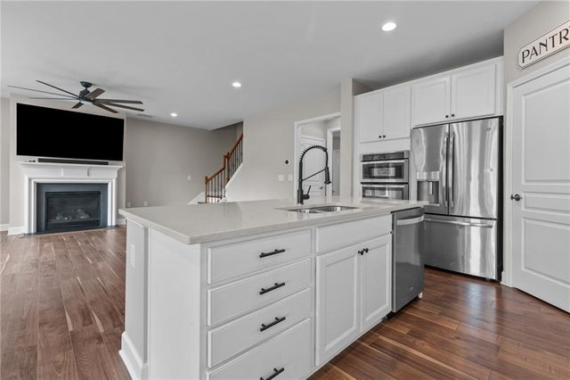 6571 Red Hawk Way, Hoschton, GA 30548